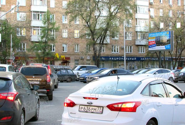 Новоспасский проезд, после пересечения с Лавровым переулком