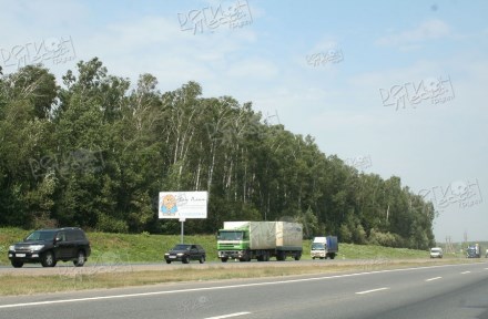 М2 Крым (Симферопольское шоссе), км 50+200 (29+300 от МКАД), право