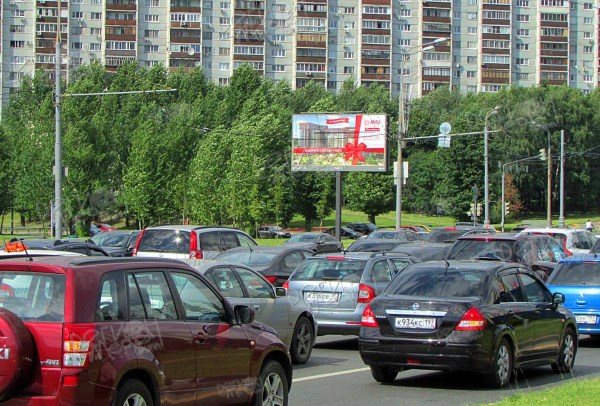 Ленинский проспект, после пересечения с улицей Лобачевского