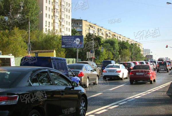 Севастопольский проспект, дом 16, после пересечения с  Винокурова улицей  Аптека, светофор