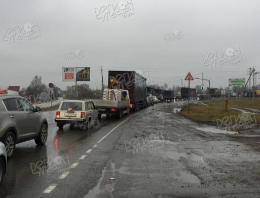 Домодедовское шоссе, поворот на Павловское, пересечение с ул. Вокзальная, справа