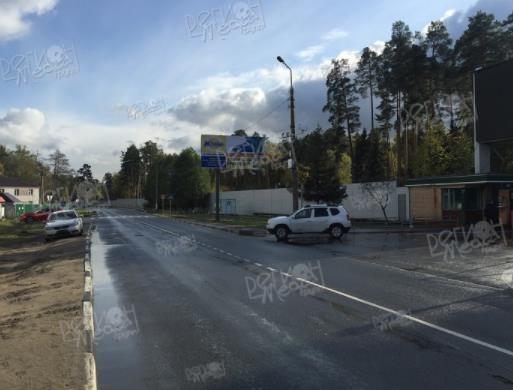ГО Домодедово, въезд-выезд на территорию до Бор, слева при движении от Новокаширского шоссе (М-4) к Симферопольскому шоссе (М-2)